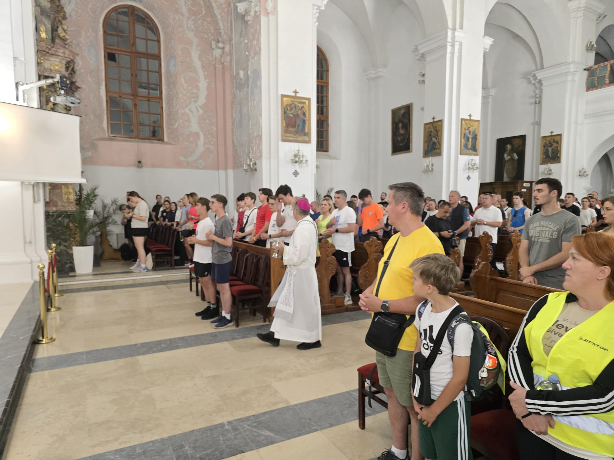Varaždinci u ponoć započeli 337. zavjetno hodočašće vjernika grada Varaždina Majci Božjoj Bistričkoj